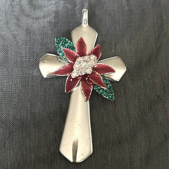 Vintage Silver Cross poinsettia pendant - Picture 1 of 5